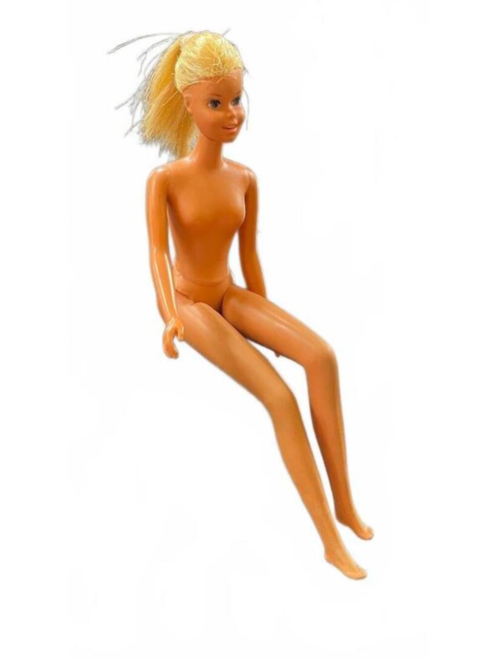 Vintage 1973 Malibu Barbie Made in Korea with Clicking Knees